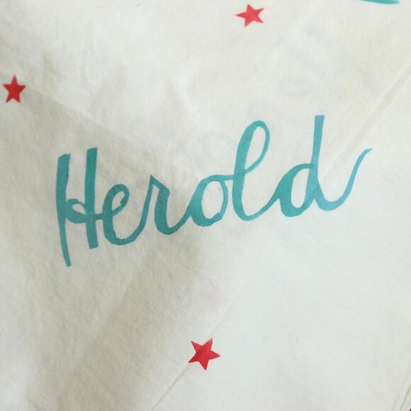 Vintage 1950s Men's Handkerchief, Herold White Cotton with Blue, Red Stars - Picture 3 of 10